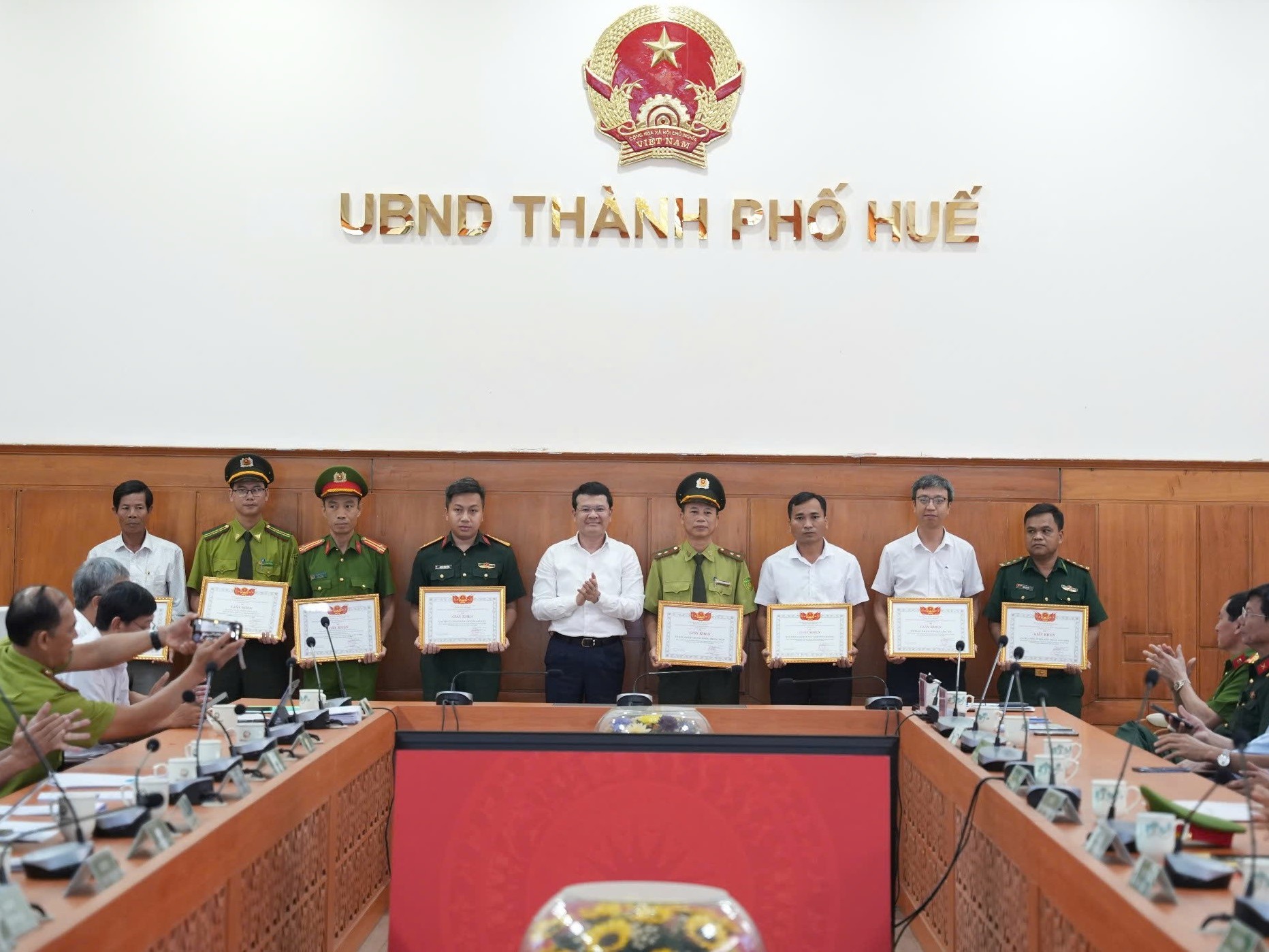 Quản lý, bảo vệ gắn với phát triển kinh tế rừng bền vững