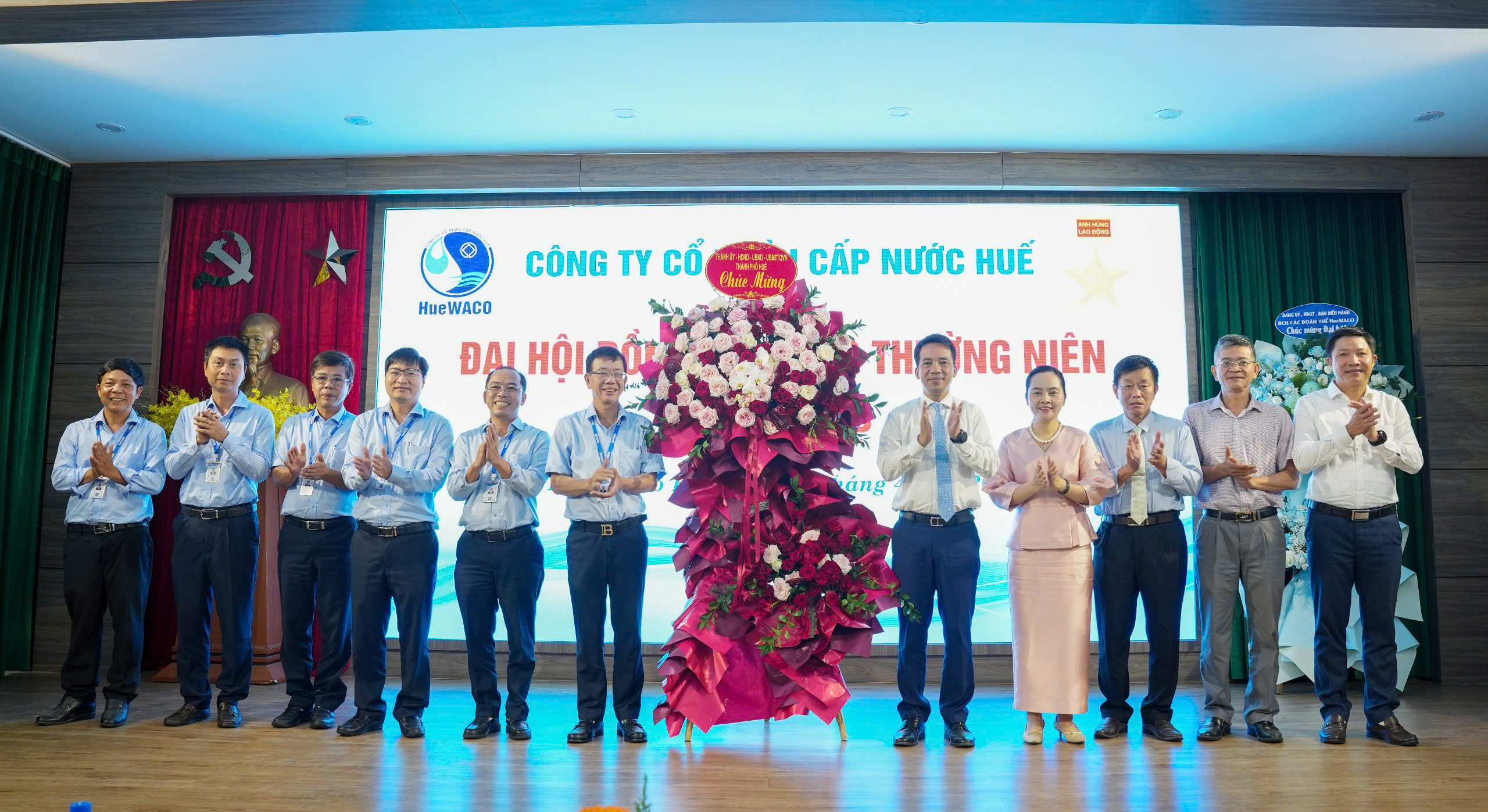 Hướng tới mục tiêu 100 người dân thành phố được sử dụng nước sạch