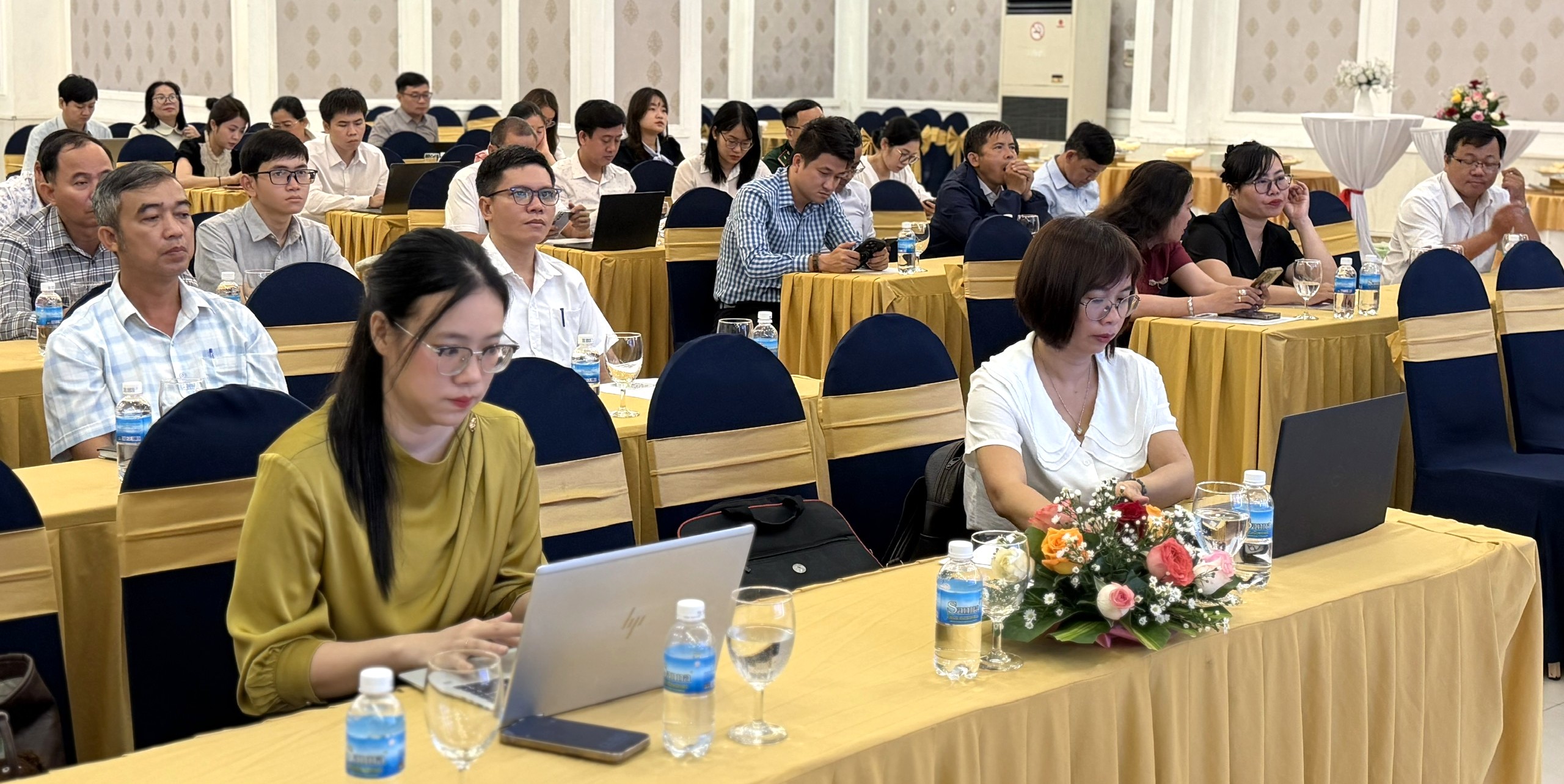 Tập huấn kỹ năng cho cán bộ làm công tác pháp chế và truyền thông