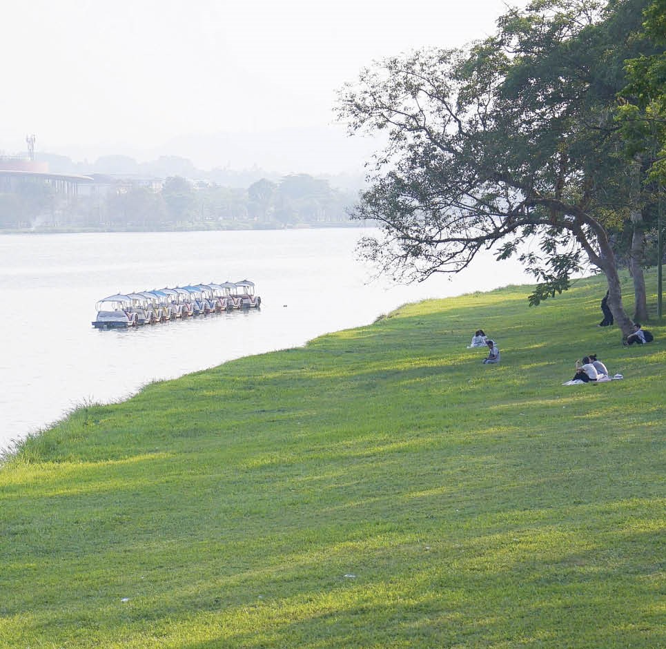 Kiến tạo đôi bờ sông Hương