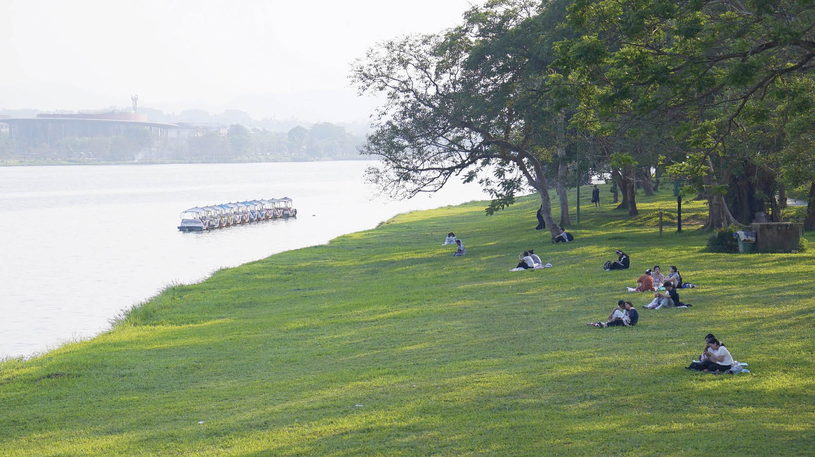 Kiến tạo đôi bờ sông Hương