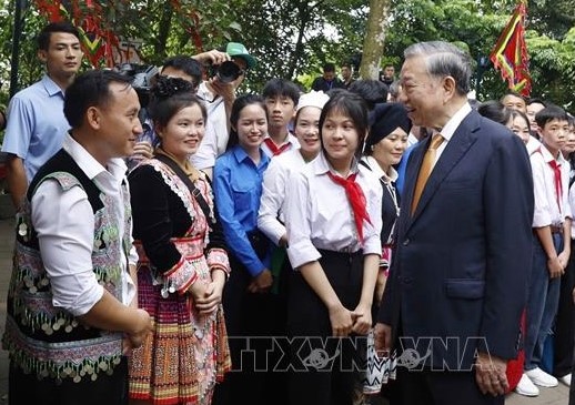 Tổng Bí thư, Chủ tịch nước Tô Lâm gặp gỡ, nói chuyện với người dân tại Đền Hùng