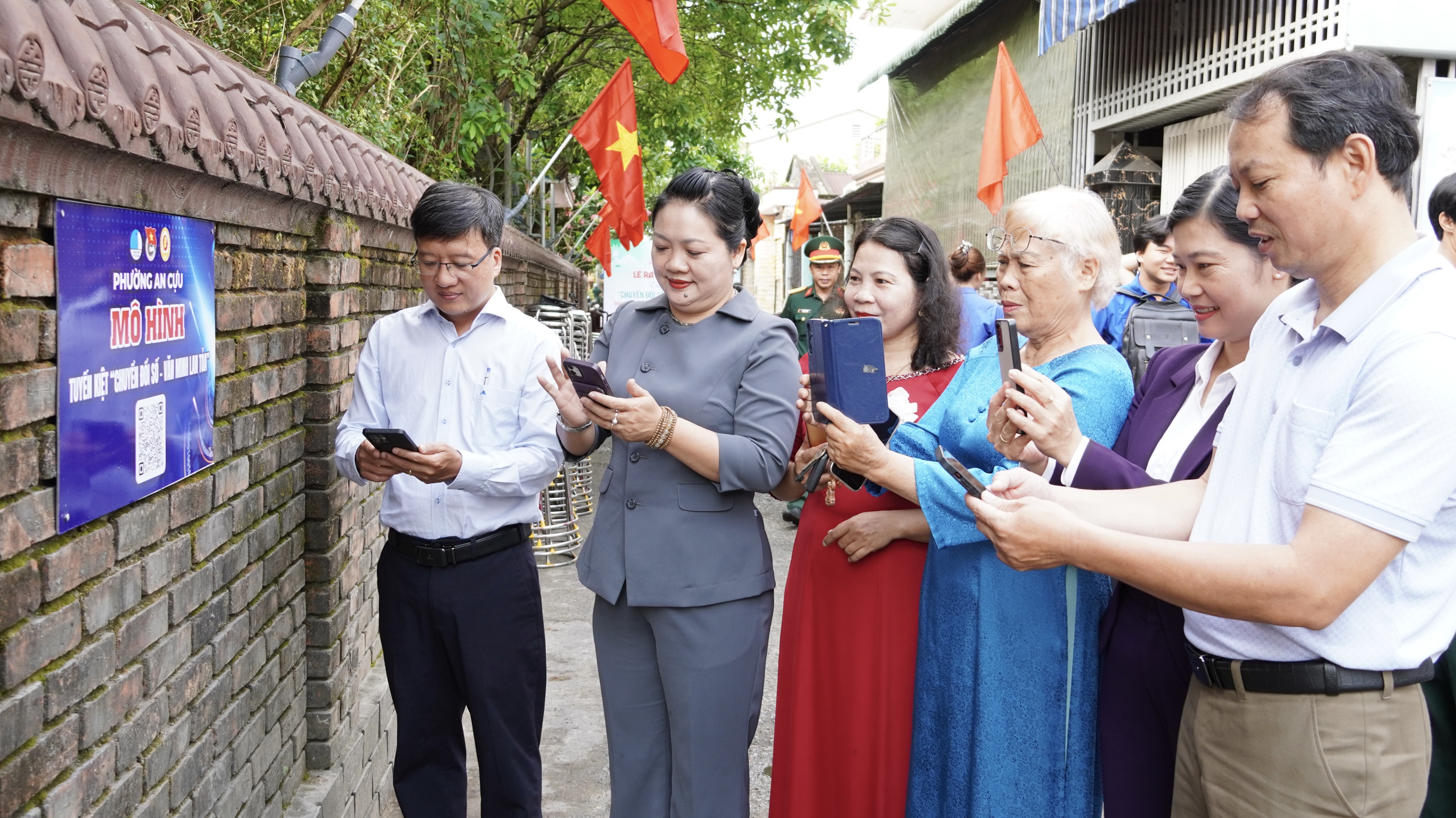 Phường An Cựu ra mắt mô hình tuyến kiệt “Chuyển đổi số - Văn minh lan tỏa”