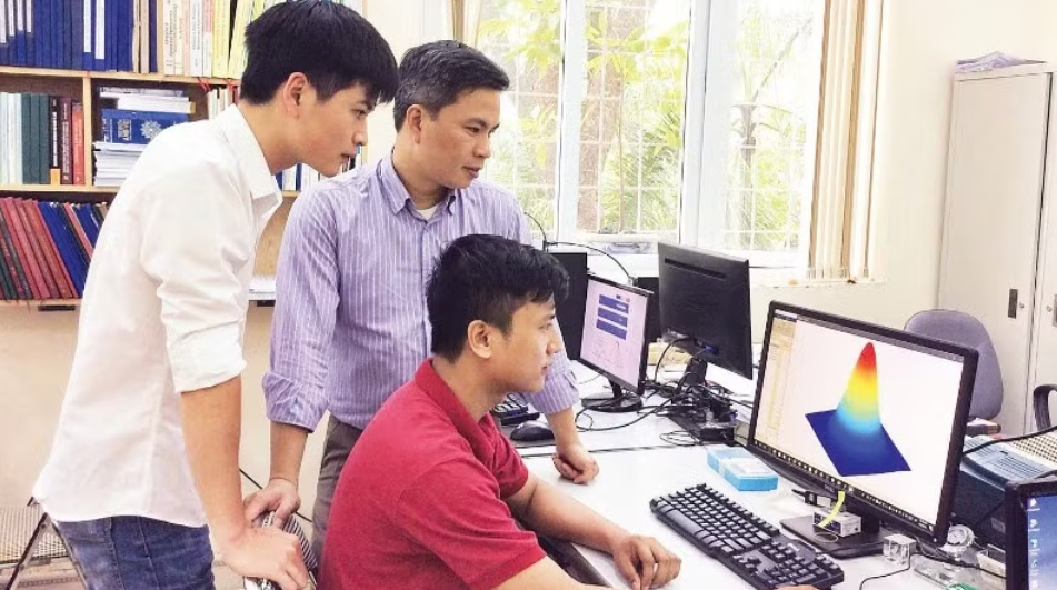 Ứng dụng điện năng lượng mặt trời kết hợp sản xuất nông nghiệp