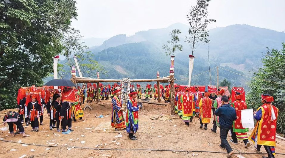 Khai thác nguồn lực văn hóa dân tộc thiểu số