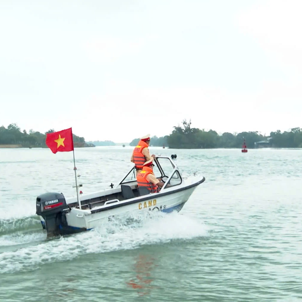 Tăng cường kiểm tra thuyền rồng sông Hương, bảo đảm an toàn du khách dịp lễ