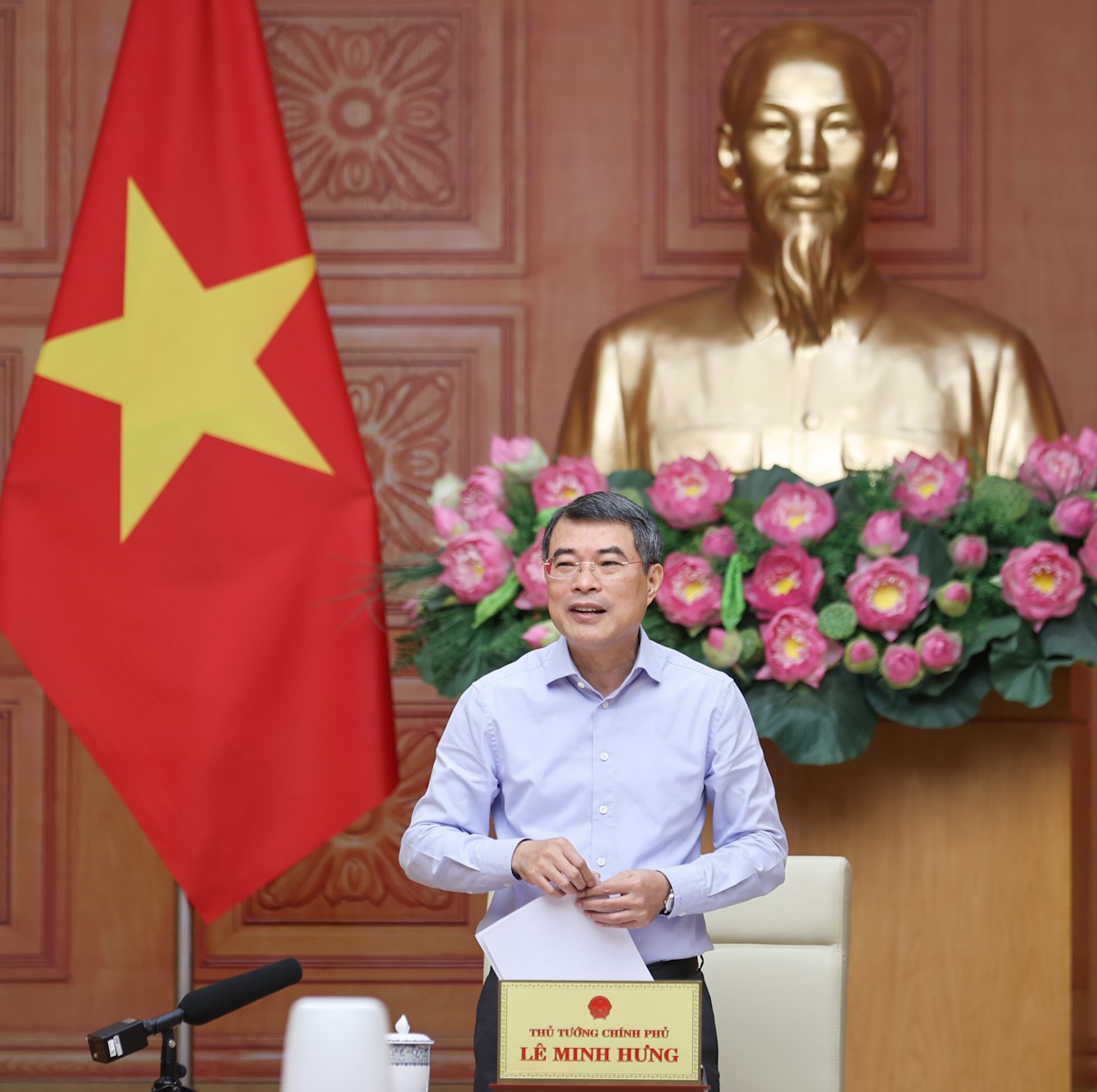 Quyết liệt cắt giảm thủ tục hành chính, phát triển toàn diện ngành văn hóa, thể thao và du lịch