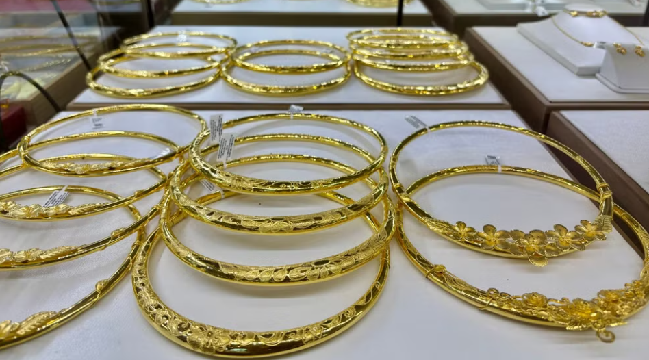 Giá vàng ngày 29 4 Vàng miếng, vàng nhẫn giảm mạnh khi giá vàng thế giới tiếp đà trượt sâu