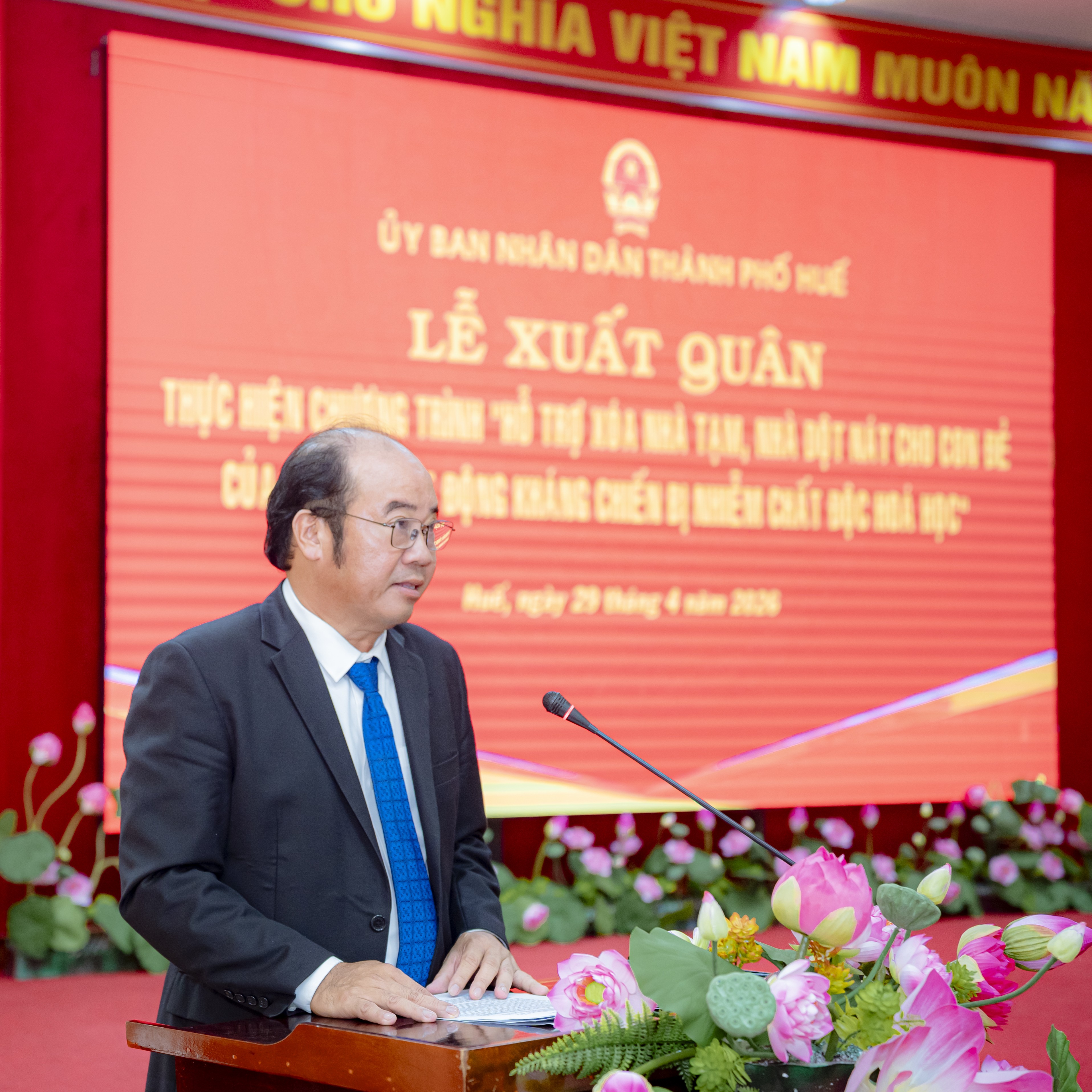 Xây mới và sửa chữa 83 nhà cho con em gia đình nhiễm chất độc hóa học