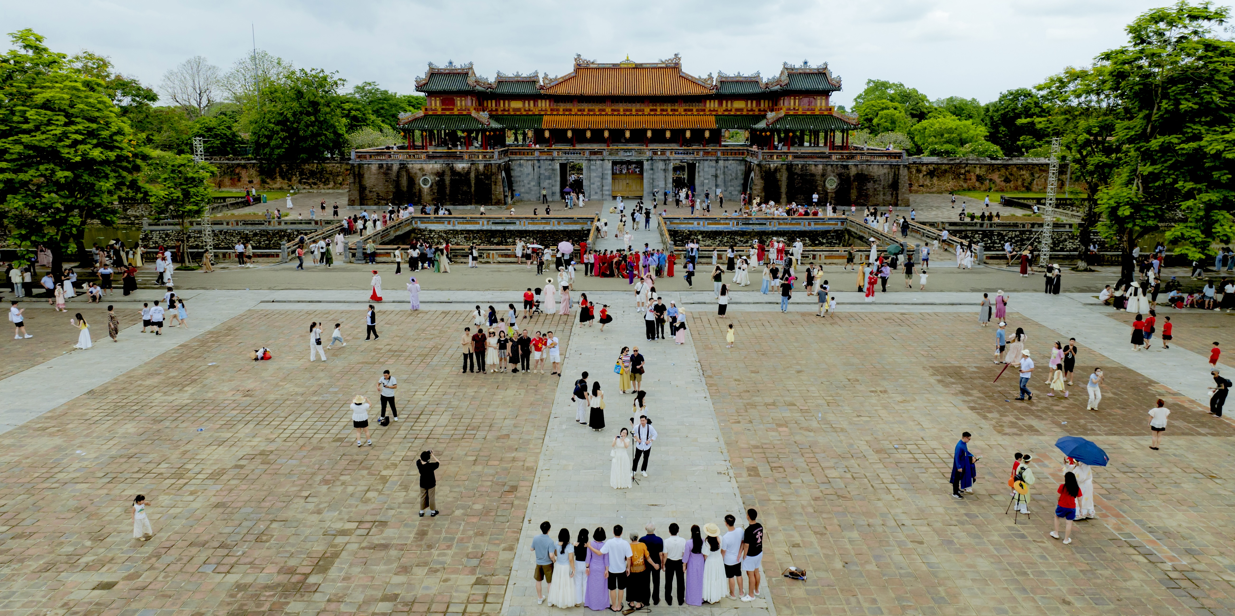 Huế lập kỷ lục bán vé tham quan di tích trong ngày 1 5