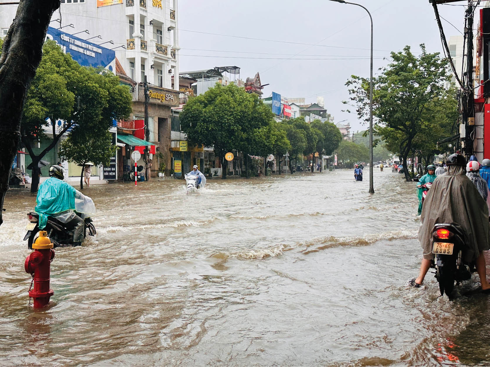 Cẩn thận với dông, lốc sét trong thời kỳ chuyển mùa