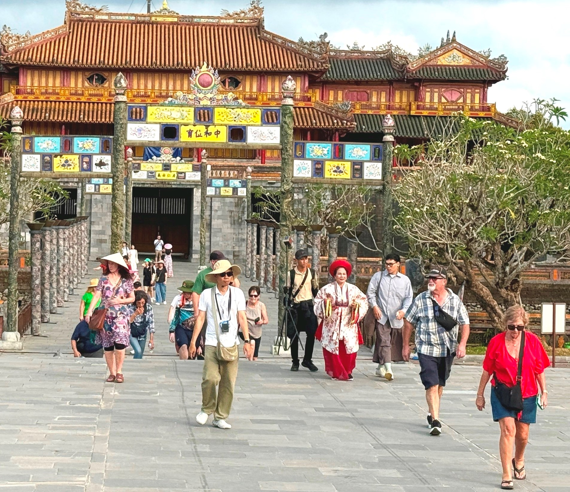 Thư cảm ơn du khách trong nước và quốc tế