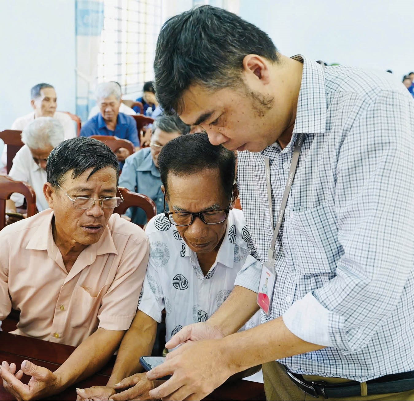 Không để người cao tuổi tụt lại trong kỷ nguyên số
