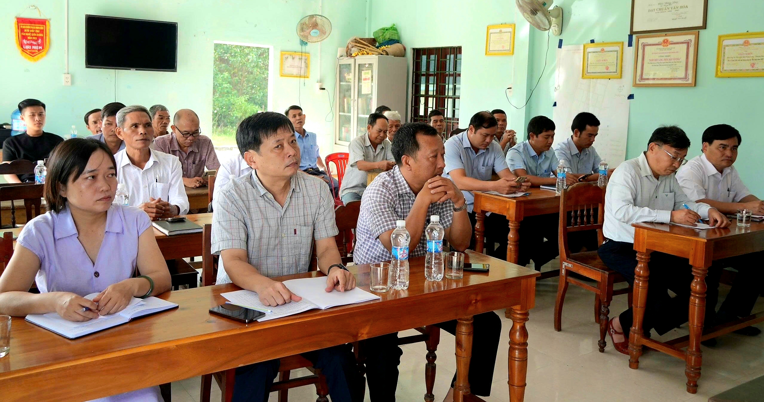 Đối thoại, giải đáp các kiến nghị của người dân phường Phong Thái