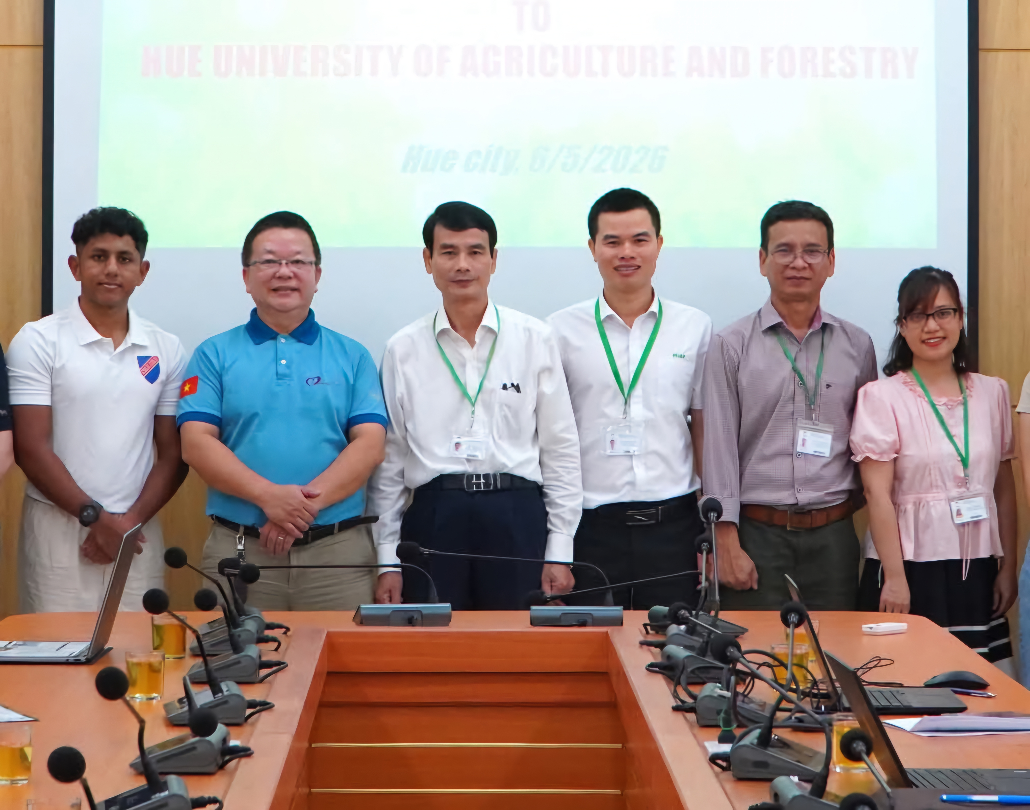 Trường Đại học Nông Lâm gặp mặt và làm việc với Quỹ Những trái tim Huế