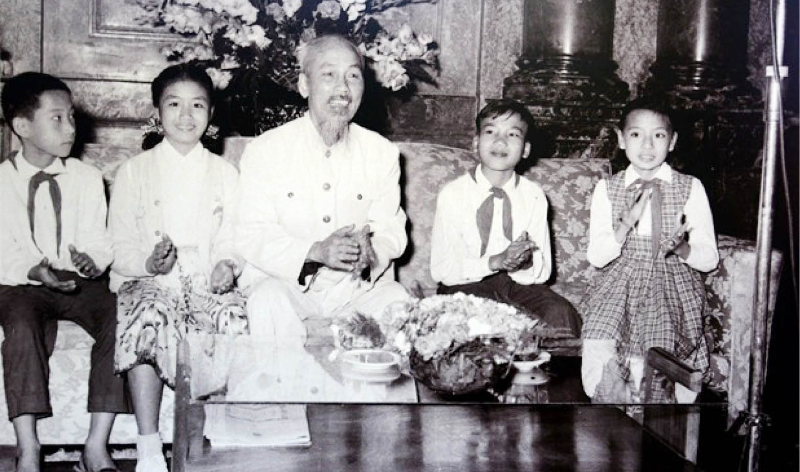 Đọc lại những bức thư Bác Hồ gửi các tầng lớp nhân dân