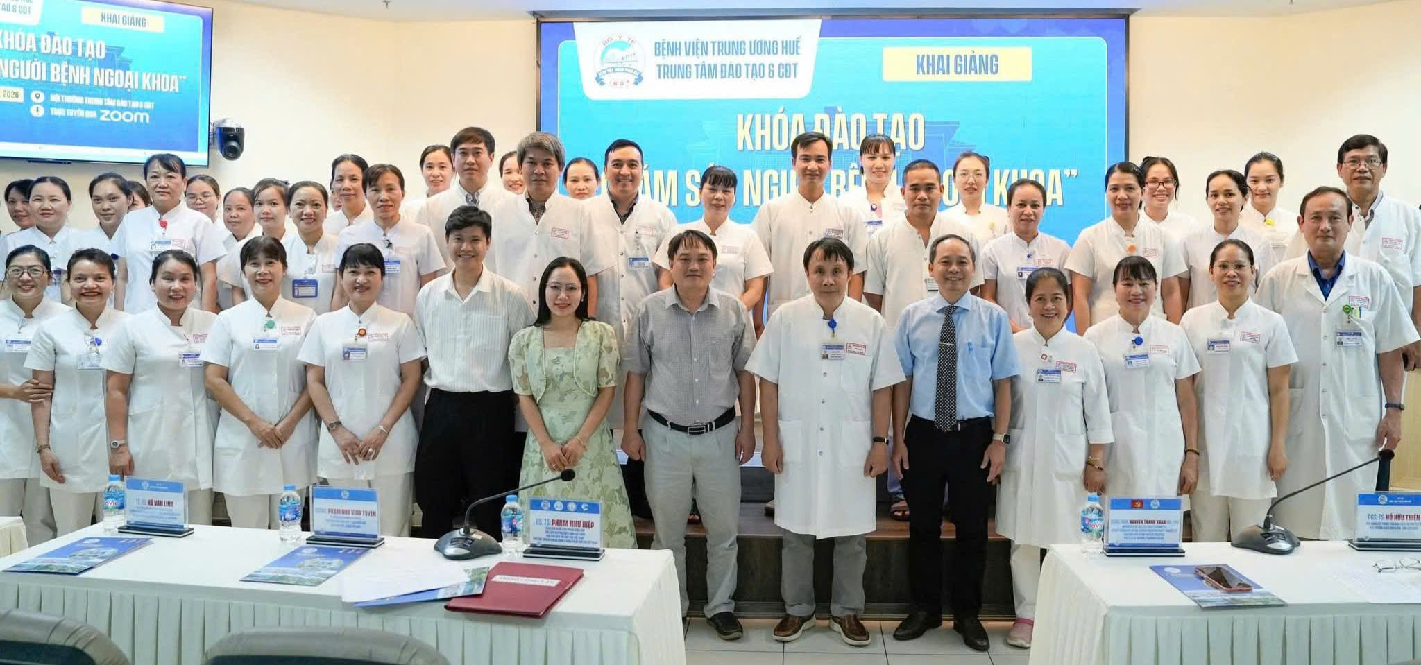 Hơn 400 học viên tham gia khóa đào tạo “Chăm sóc người bệnh ngoại khoa”