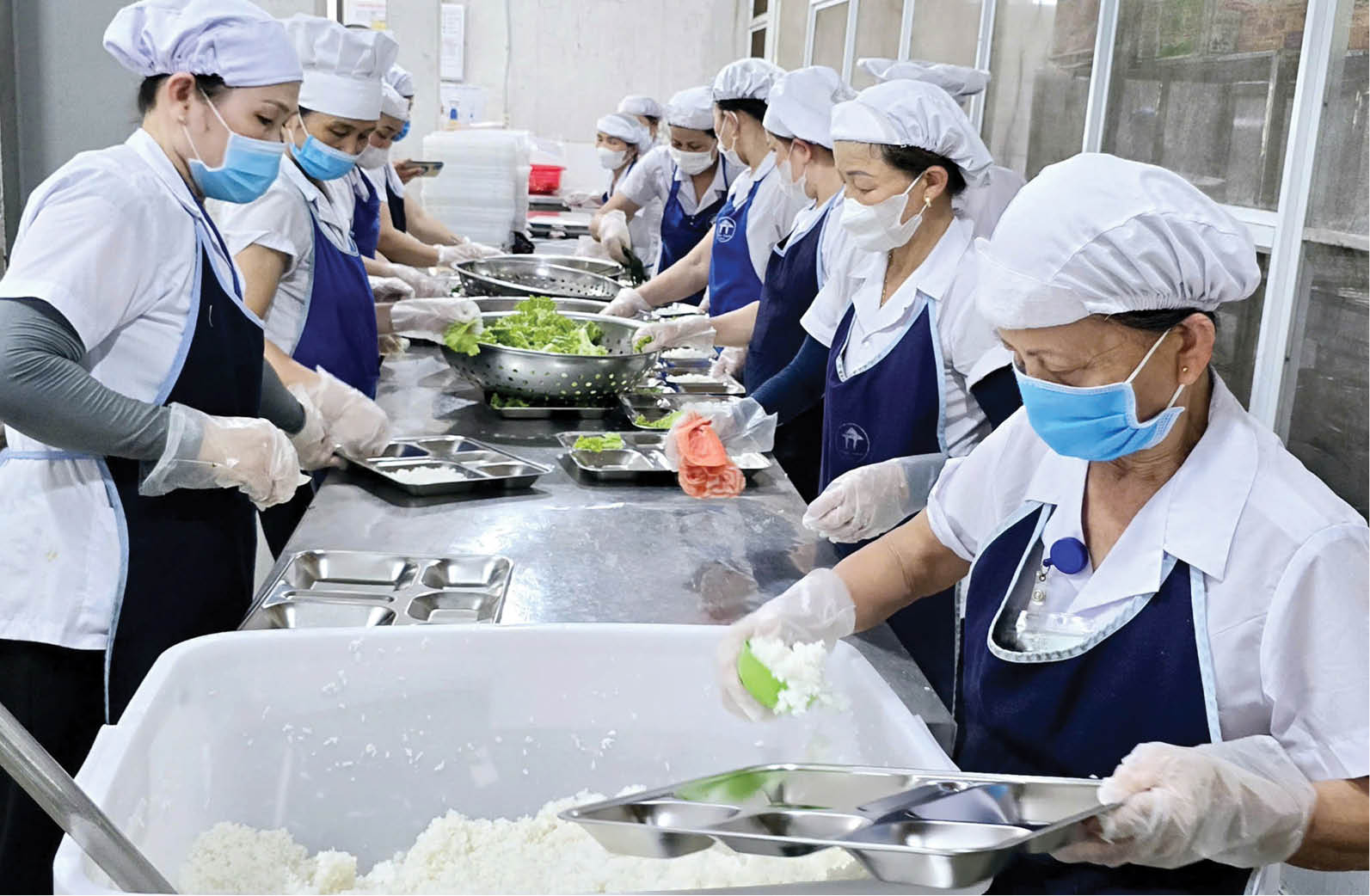 Siết chặt bếp ăn tập thể, bảo vệ sức khỏe cộng đồng
