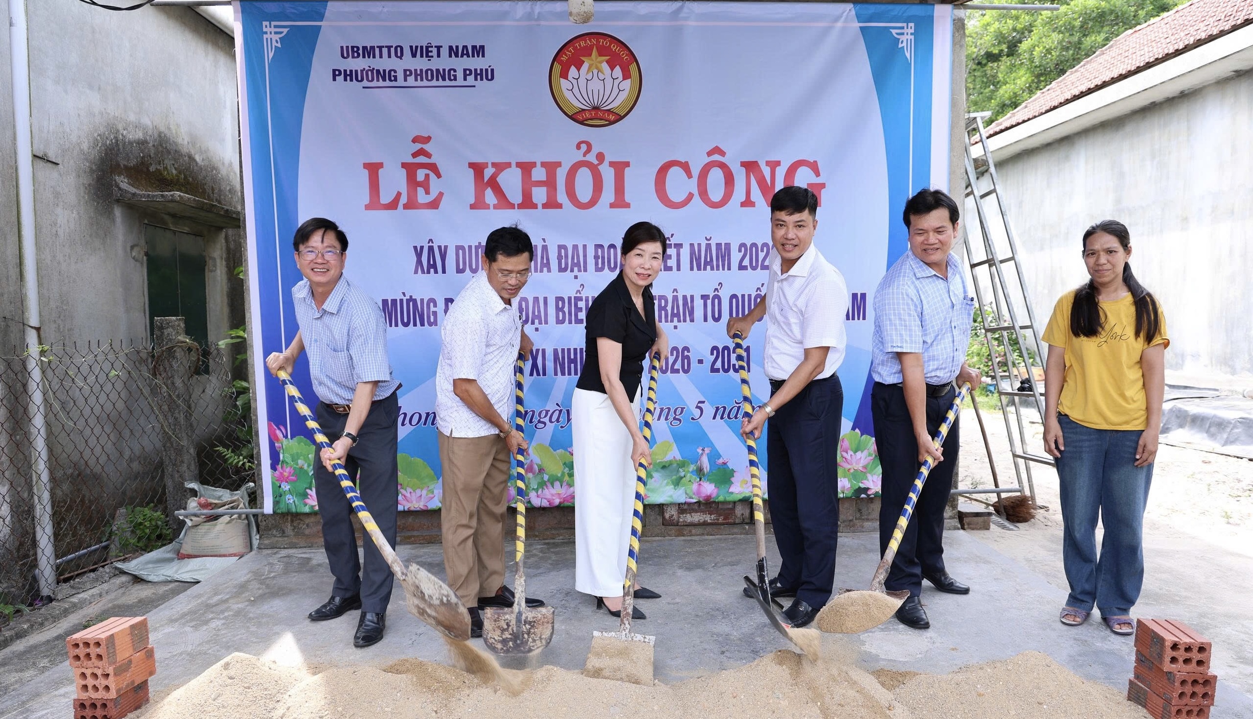 Phong Phú Khởi công xây dựng 2 nhà “Đại đoàn kết” cho hộ khó khăn
