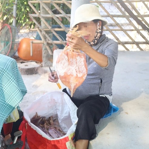 Vừa tăng cường kiểm tra, vừa cảnh báo du khách