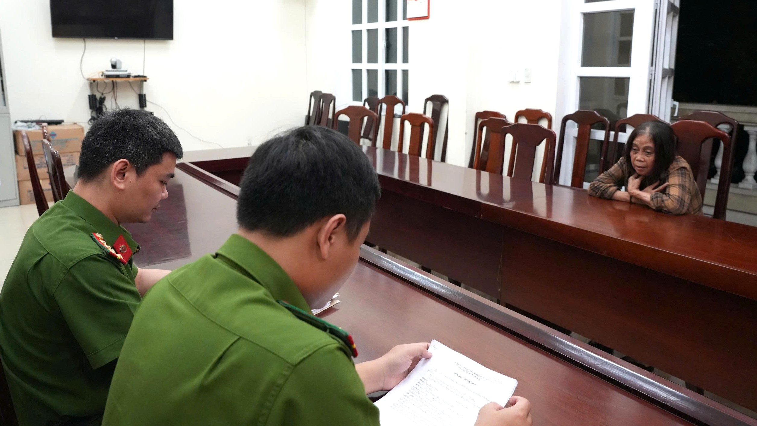 Bắt giữ đối tượng trộm cắp tài sản chuyên nghiệp tại chợ Đông Ba