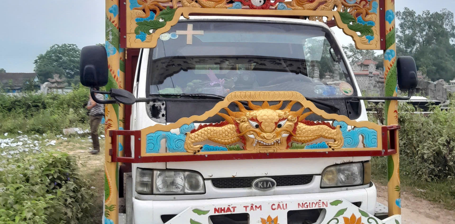 Tăng cường kiểm tra các phương tiện hoạt động phục vụ tang lễ