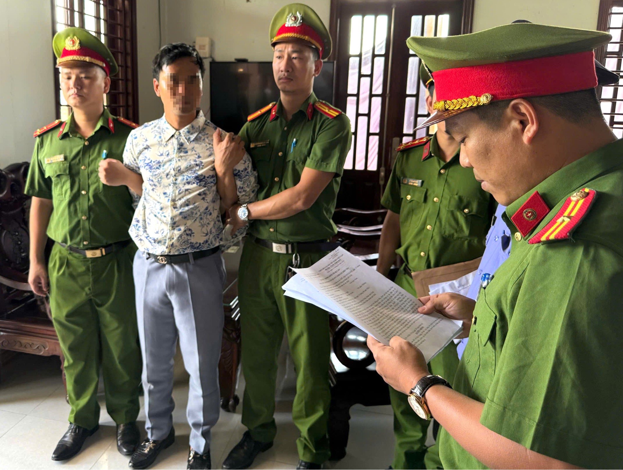 Vụ khởi tố chủ tài khoản Facebook “Hoàng Mai Huế” Mâu thuẫn bắt nguồn từ tranh chấp nhà đất