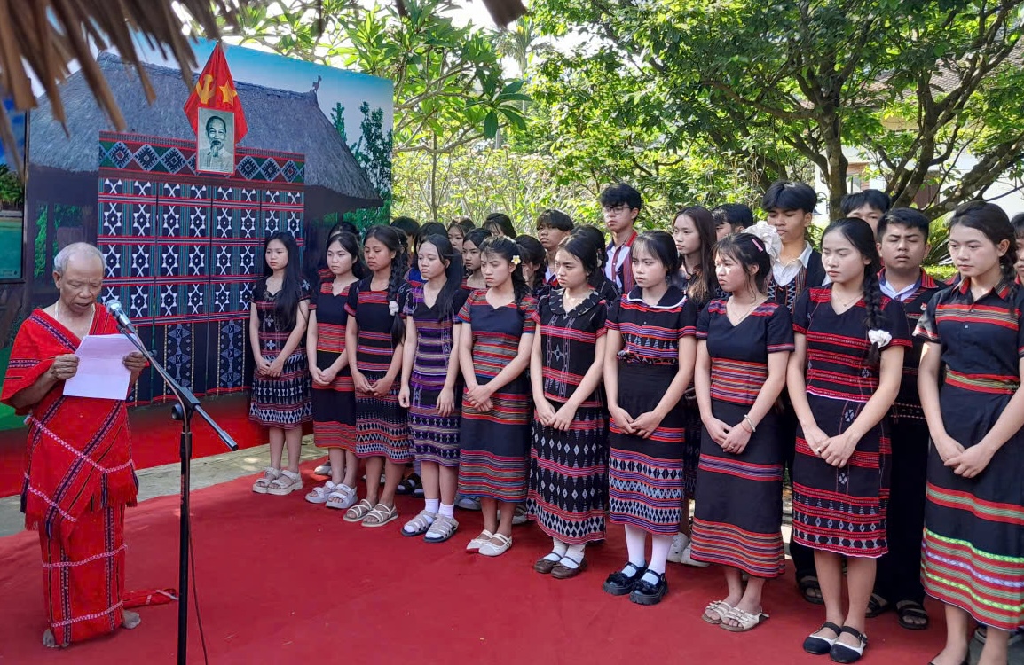 Tái hiện nghi lễ đồng bào các dân tộc thiểu số mang họ Hồ