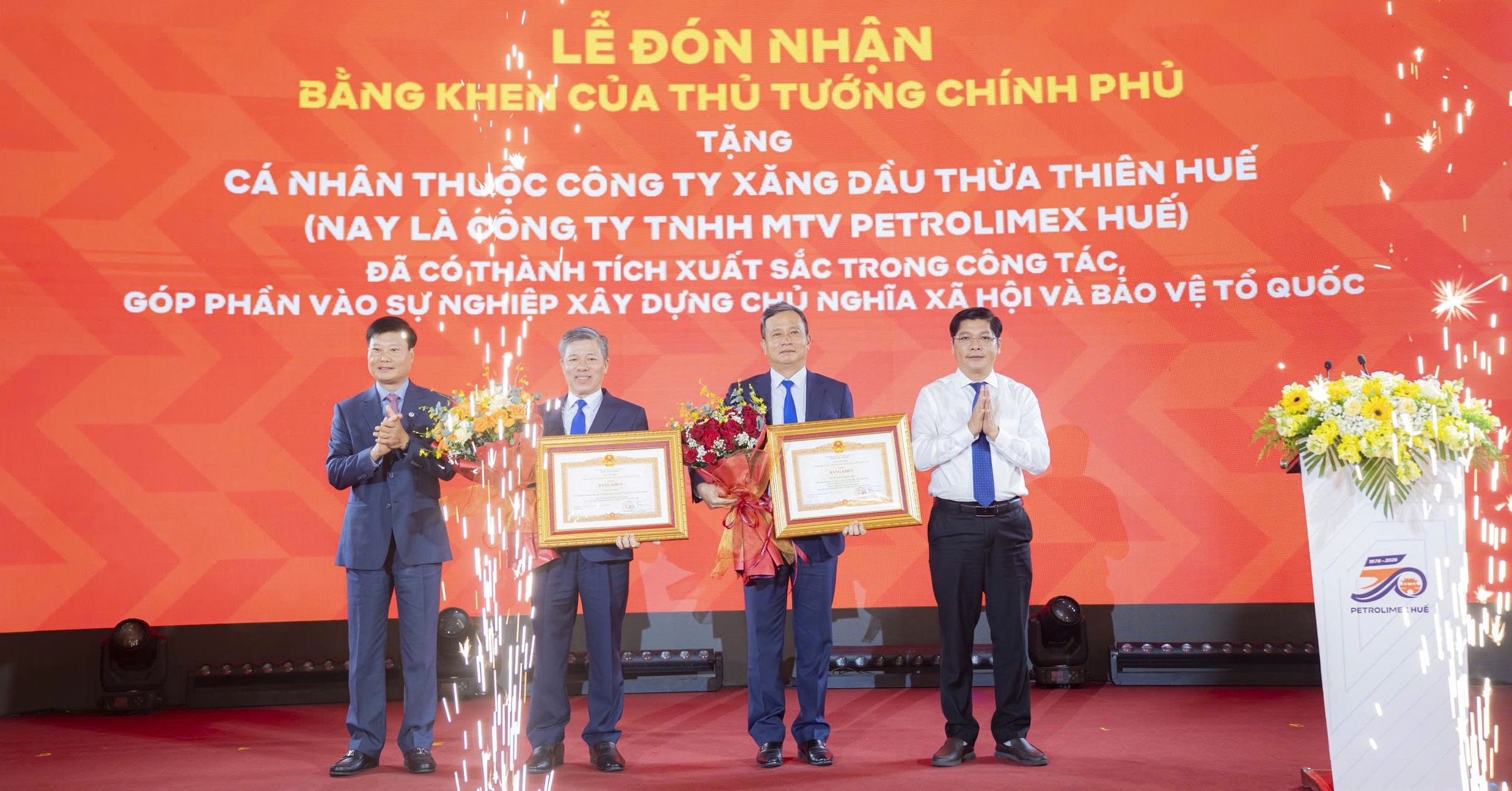 Petrolimex Huế trao tặng 2 tỷ đồng cho Quỹ an sinh xã hội thành phố