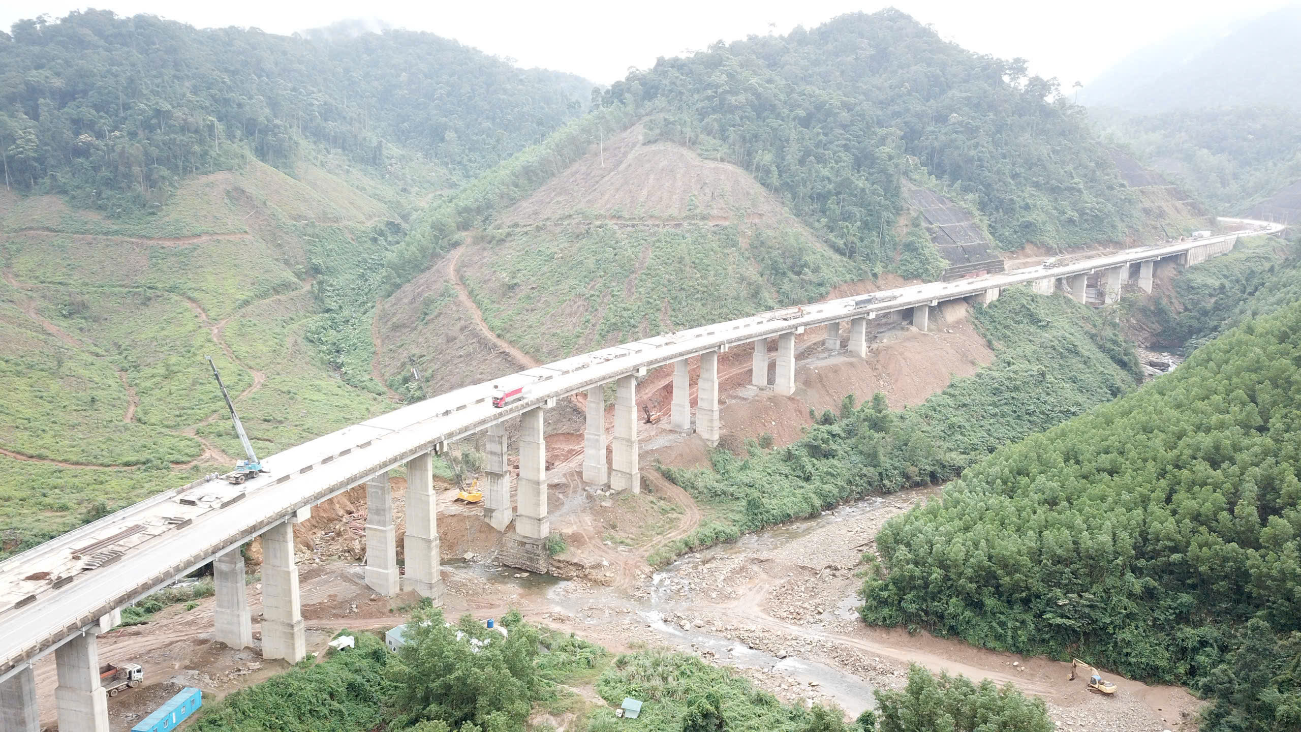 Đề nghị tạm dừng khai thác tuyến cao tốc Cam Lộ - La Sơn vào ban đêm