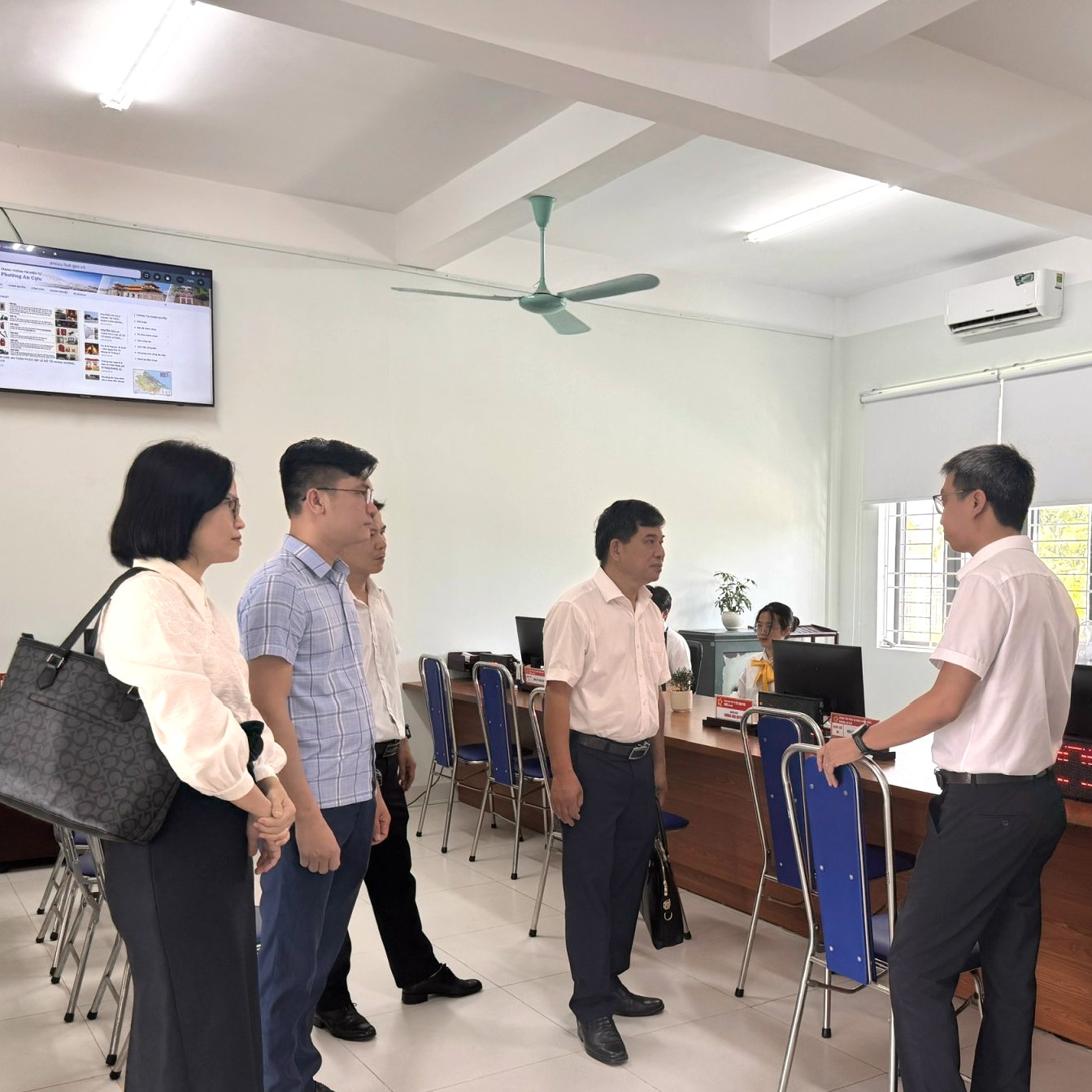 Khảo sát hoạt động Trung tâm Phục vụ hành chính công phường An Cựu