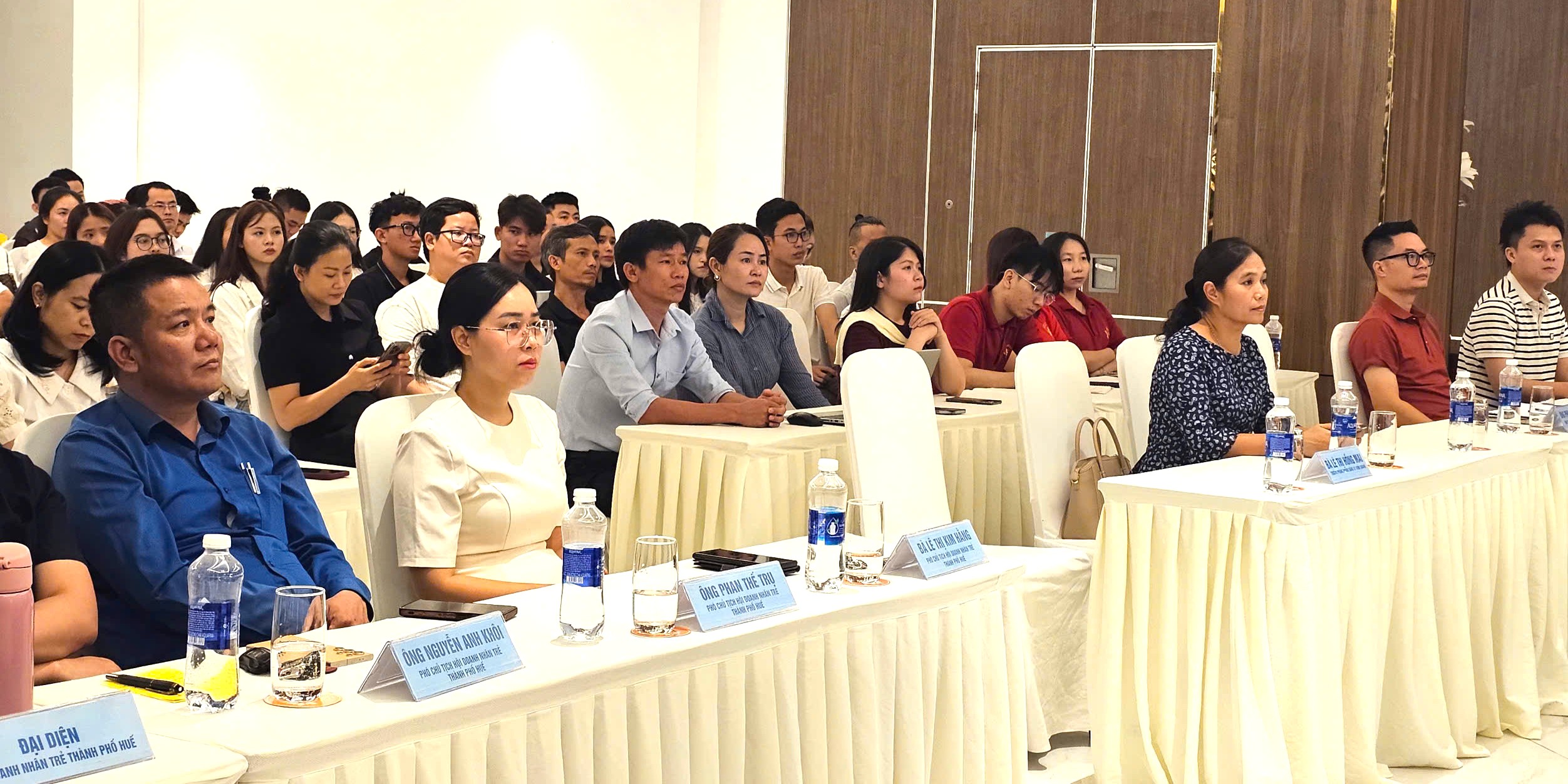 Giúp doanh nghiệp tìm giải pháp tăng trưởng doanh thu từ Zalo, AI và CRM