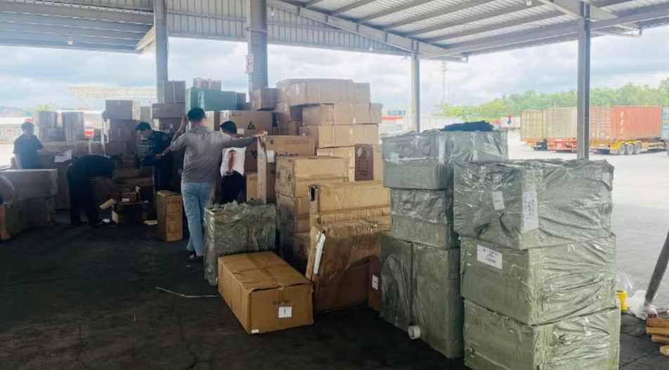 Phát hiện hàng chục nghìn sản phẩm nghi vi phạm sở hữu trí tuệ qua tuyến biên giới phía bắc