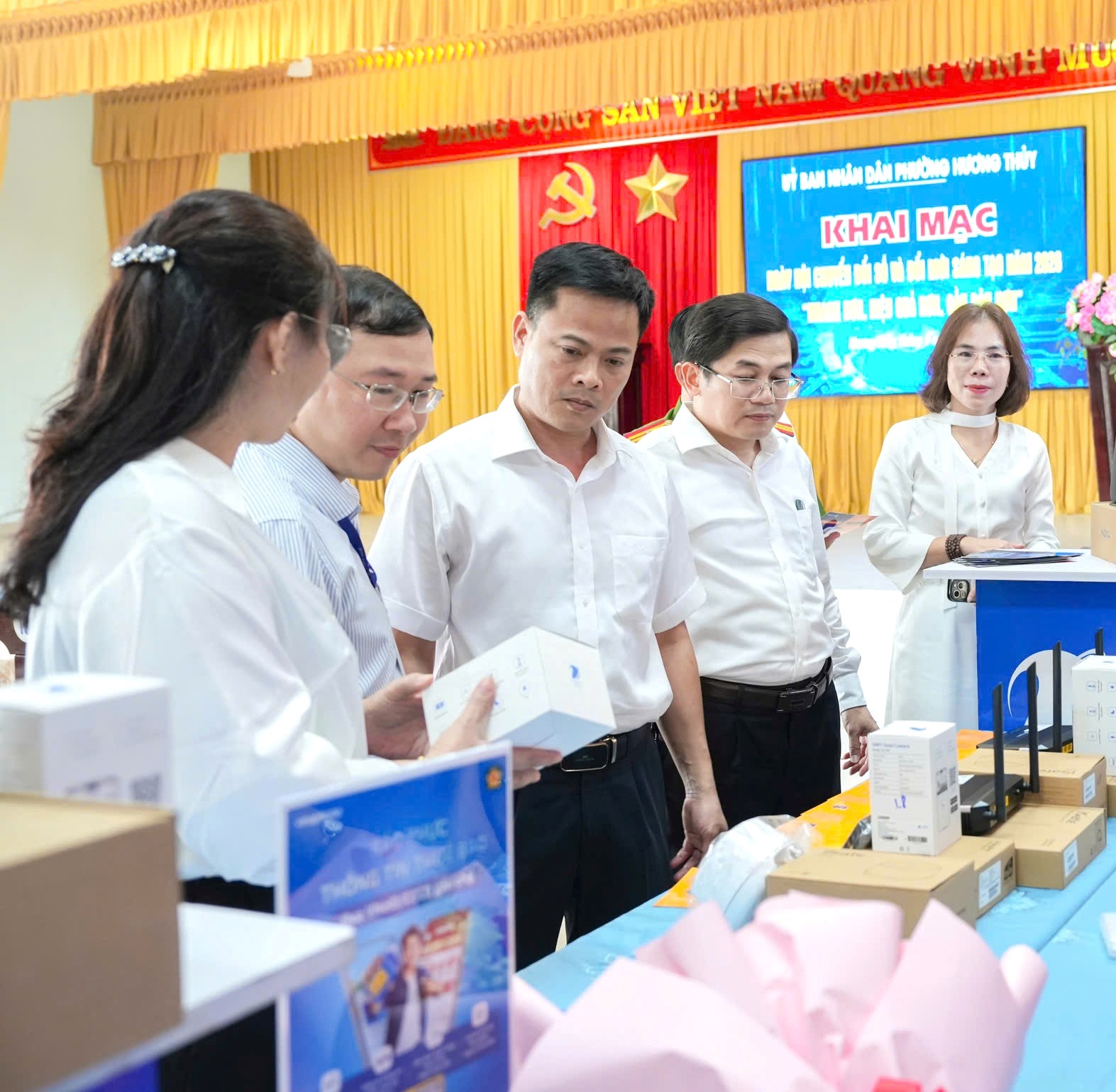 Đưa công nghệ số đến gần người dân hơn