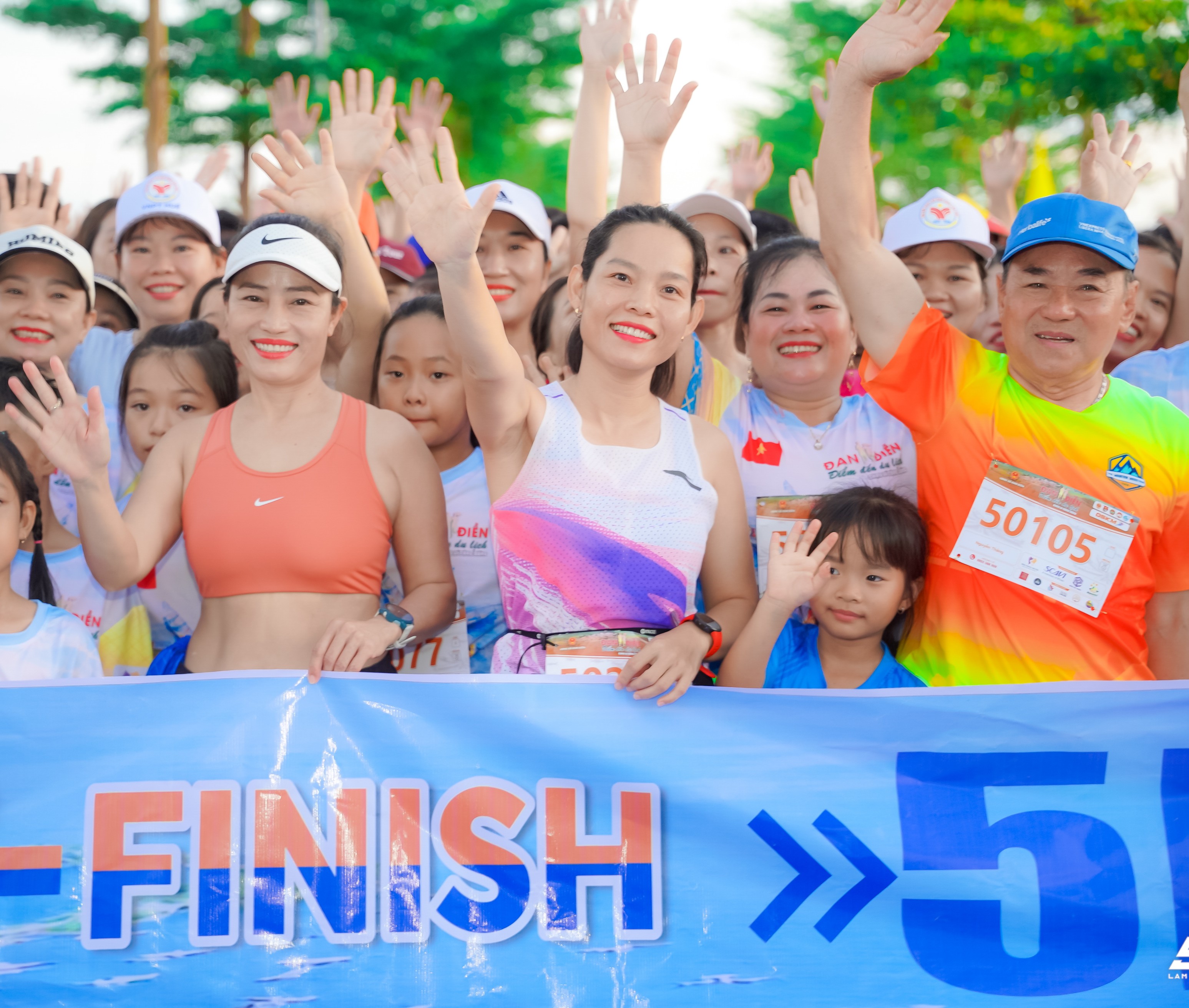 Hơn 1 500 vận động viên tham gia giải chạy “Đan Điền - điểm đến du lịch”