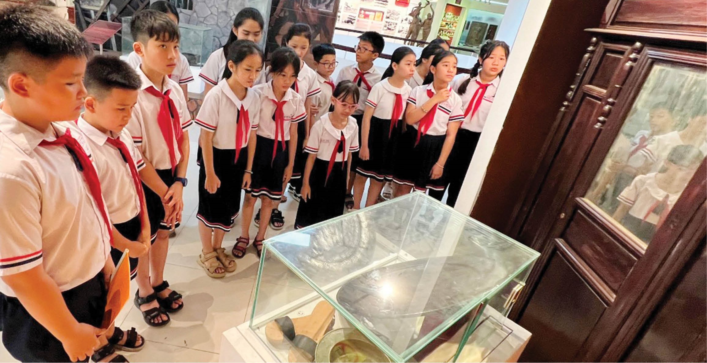 Dấu ấn gia đình Bác Hồ ở Huế qua một số hiện vật quý