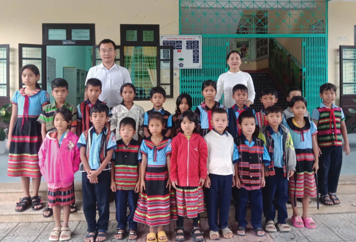 “Bữa sáng yêu thương” từ thầy giáo vùng cao