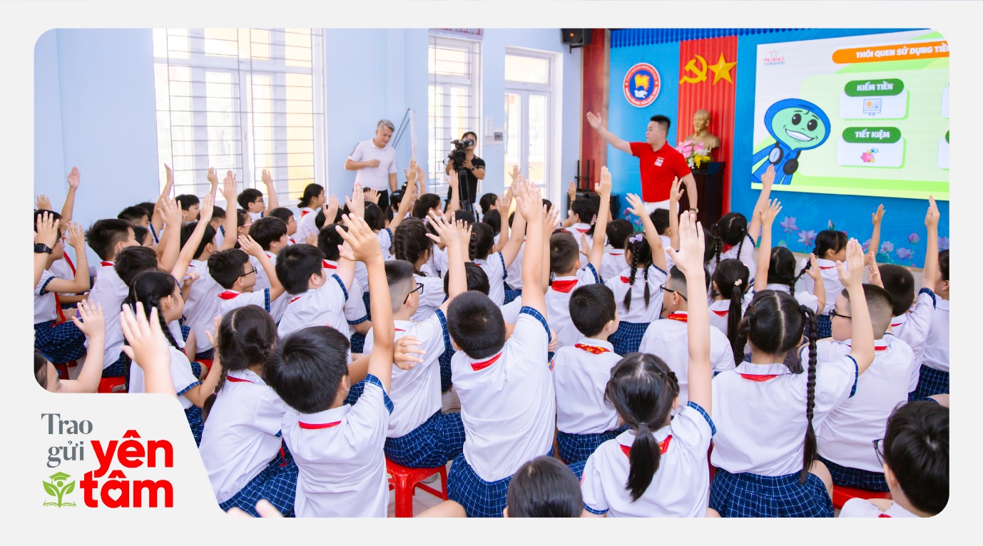 Cha-Ching đến Huế Prudential đánh dấu cột mốc đưa giáo dục tài chính đến hơn 490 trường học trên cả nước