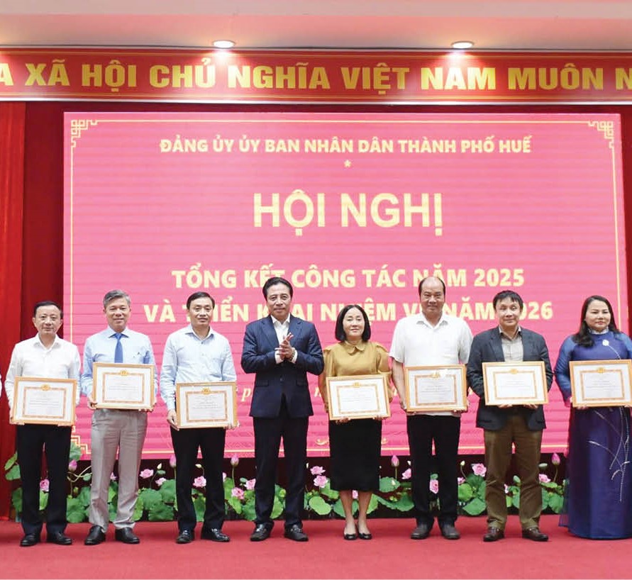 Chuyển từ “học tập” sang “làm theo” Bác