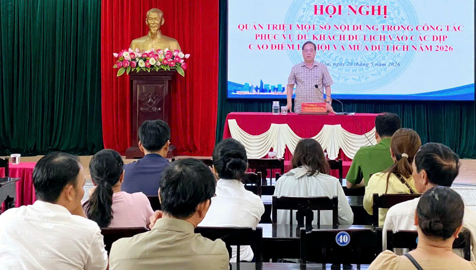 Thuận Hóa quán triệt công tác phục vụ du khách mùa cao điểm