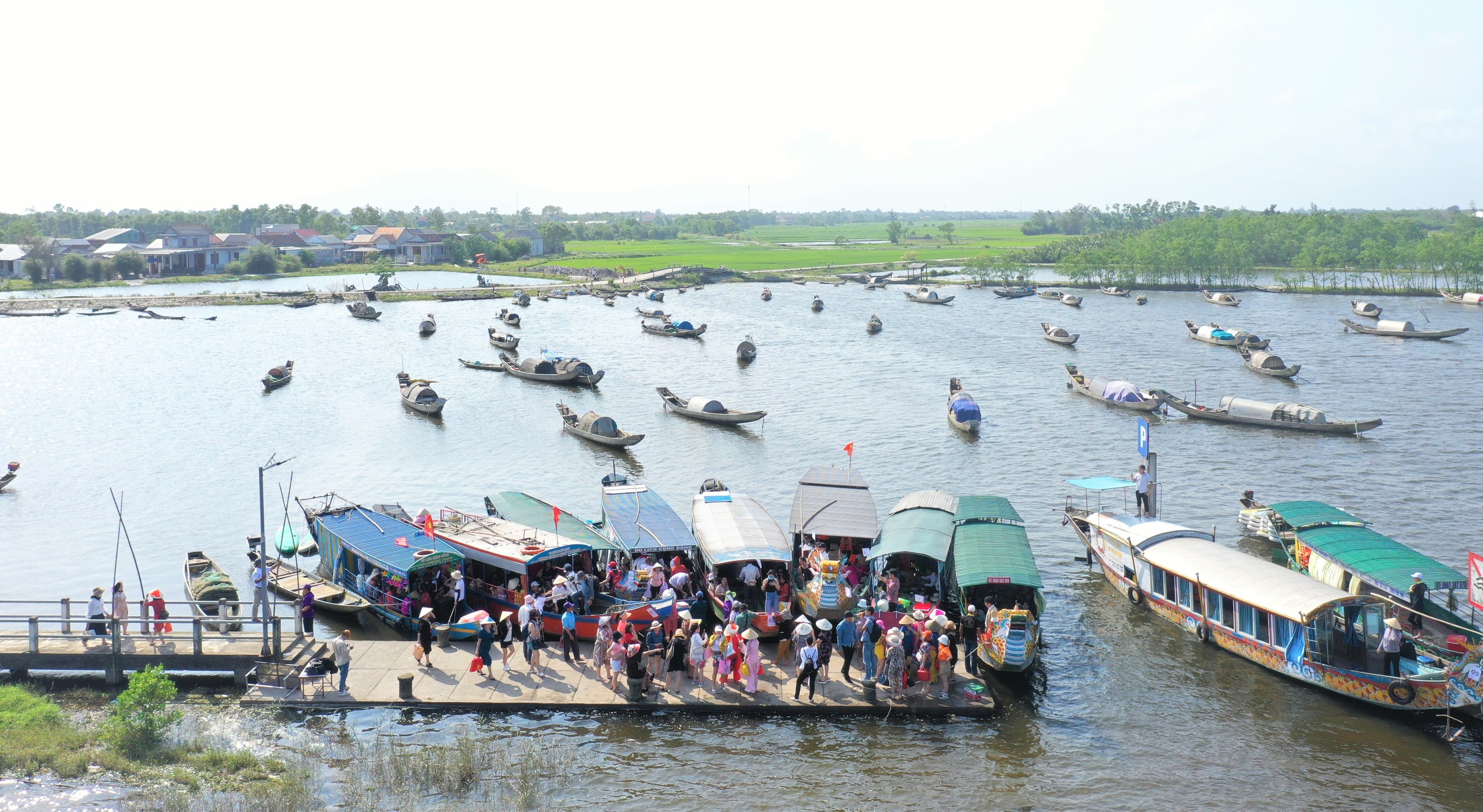 Mặt nước của tâm hồn Huế
