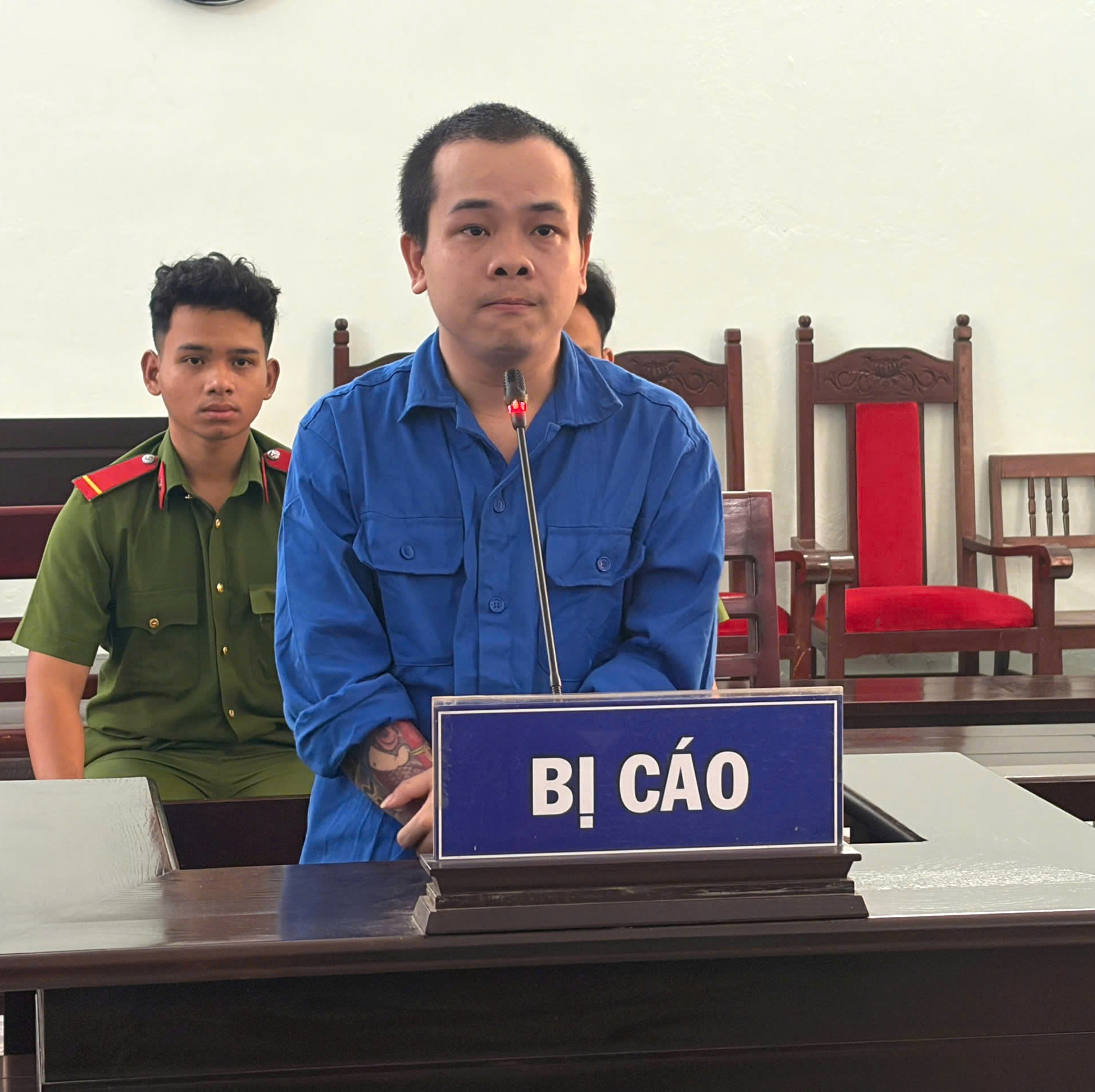 Nhận án tù vì cưỡng đoạt dây chuyền của trẻ 6 tuổi