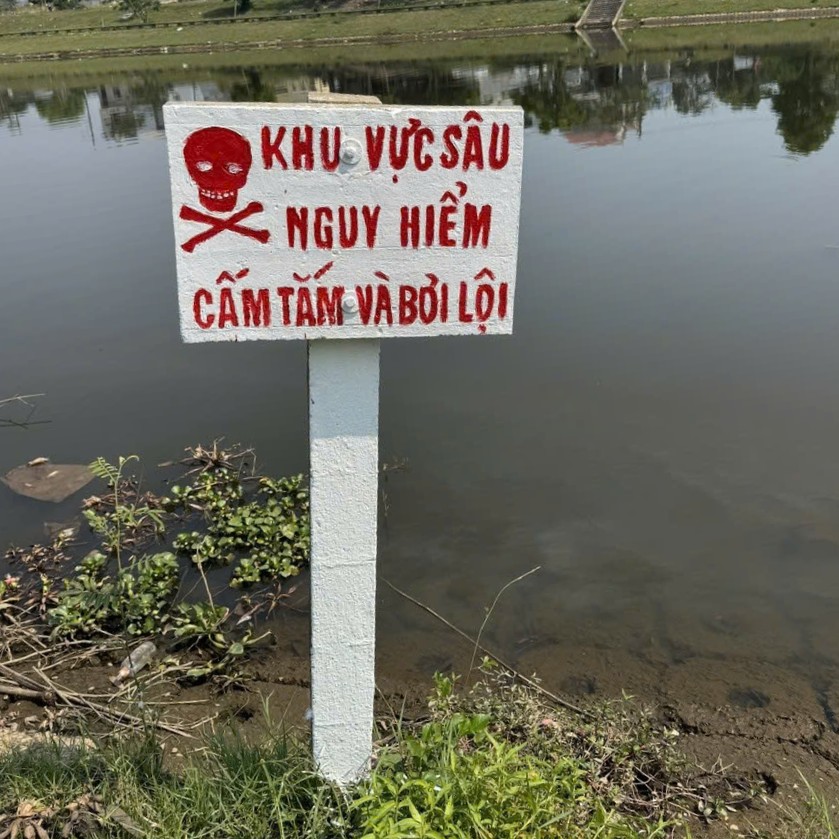 Không để trẻ em tự ý tắm sông, suối hoặc vui chơi tại những khu vực nguy hiểm