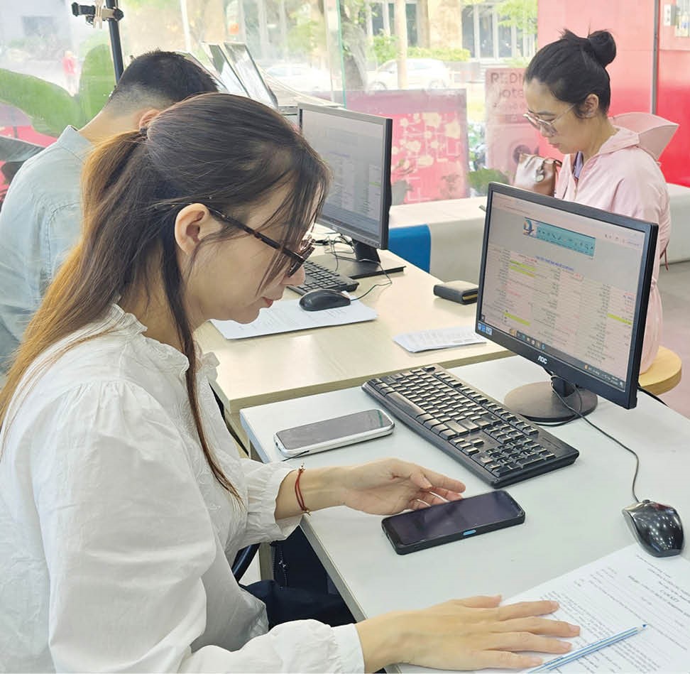 Chạy đua xác thực thuê bao trước giờ G