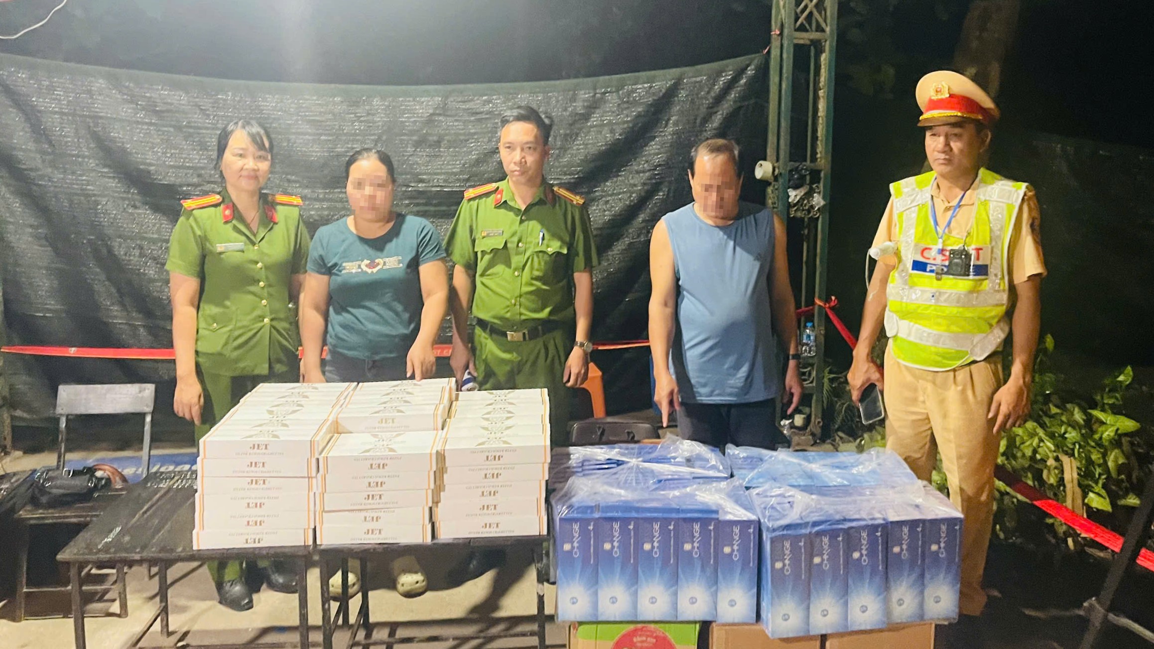 Khởi tố 2 đối tượng buôn bán 3 000 bao thuốc lá nhập lậu