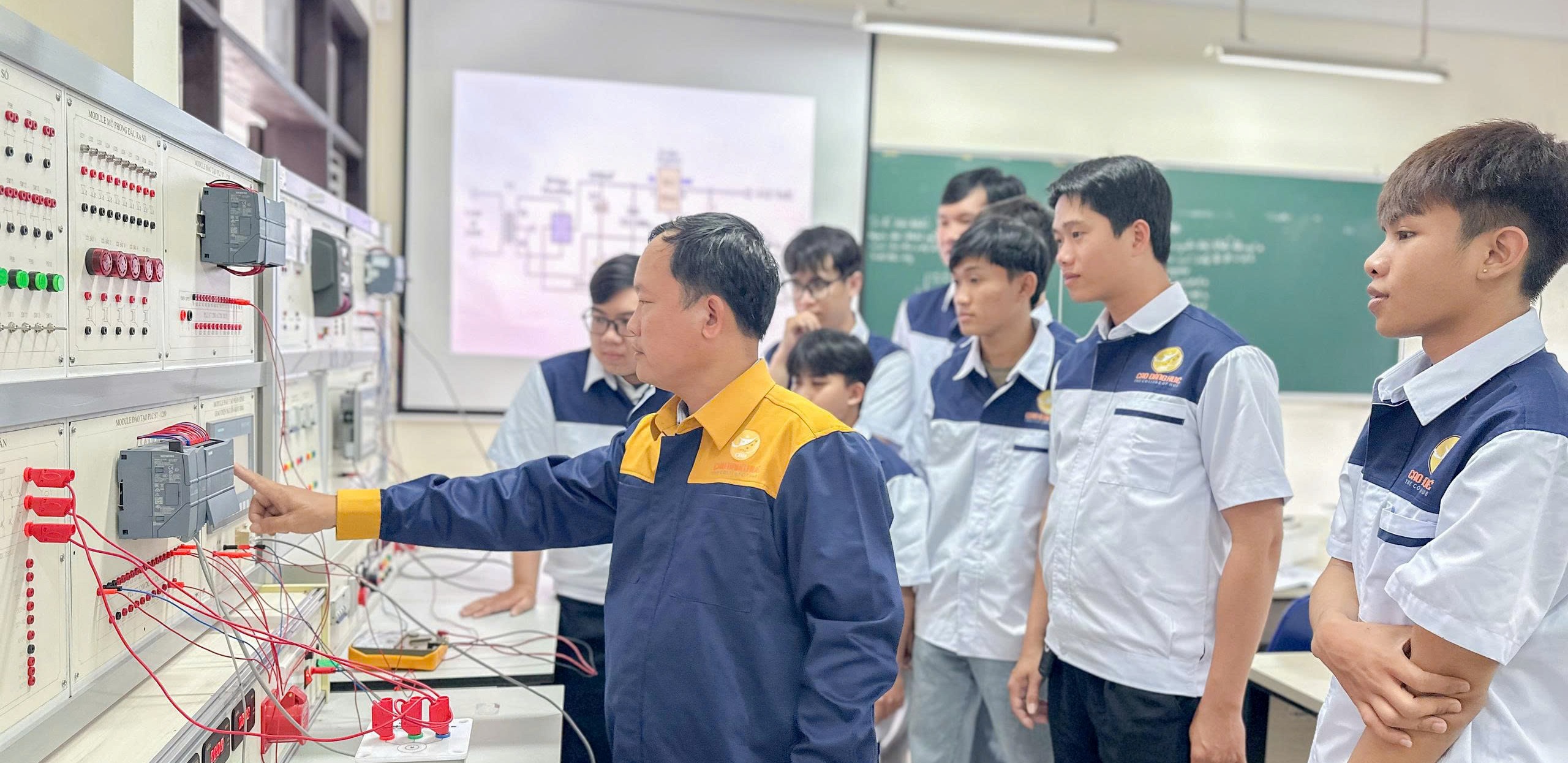 Trường Cao đẳng Huế đạt chuẩn kiểm định chất lượng giáo dục nghề nghiệp
