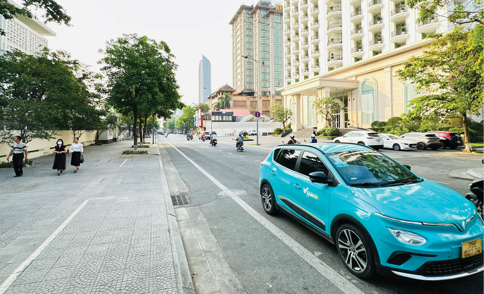 Người dân chưa mặn mà với việc học lái xe ô tô điện