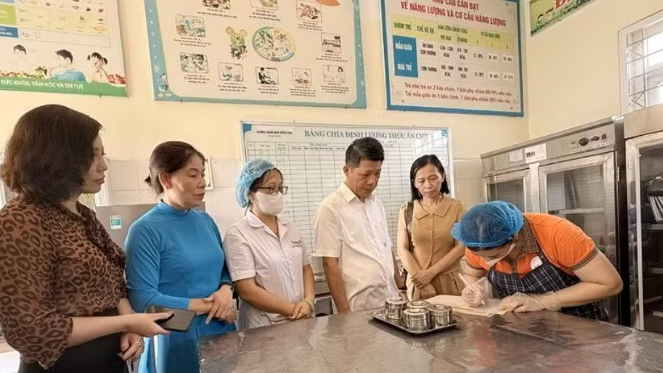 Phát hiện hơn 5 700 cơ sở vi phạm an toàn thực phẩm, chuyển cơ quan điều tra 17 vụ