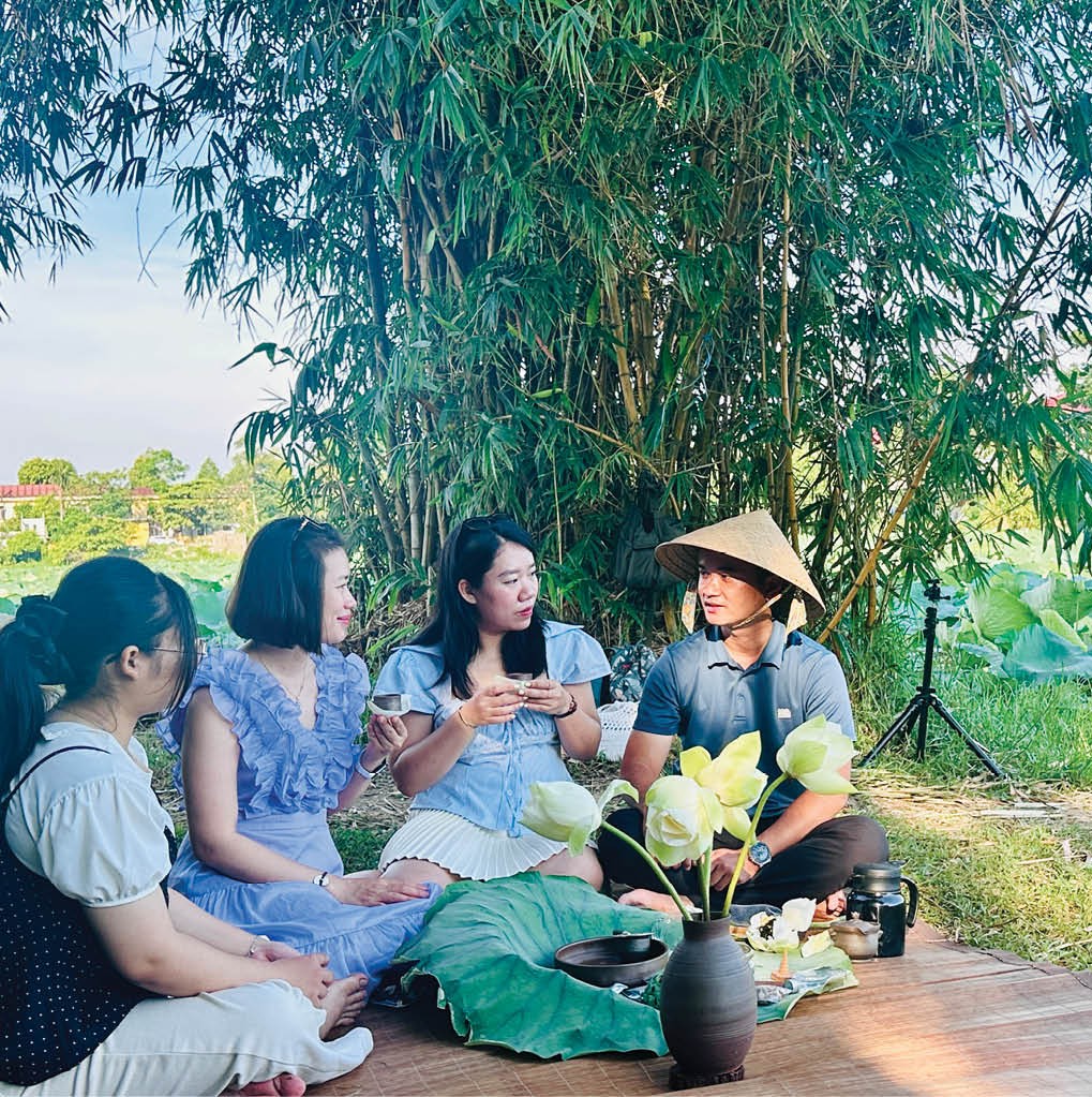 Để du lịch Cố đô không là phông nền trước cơn lốc “check-in”