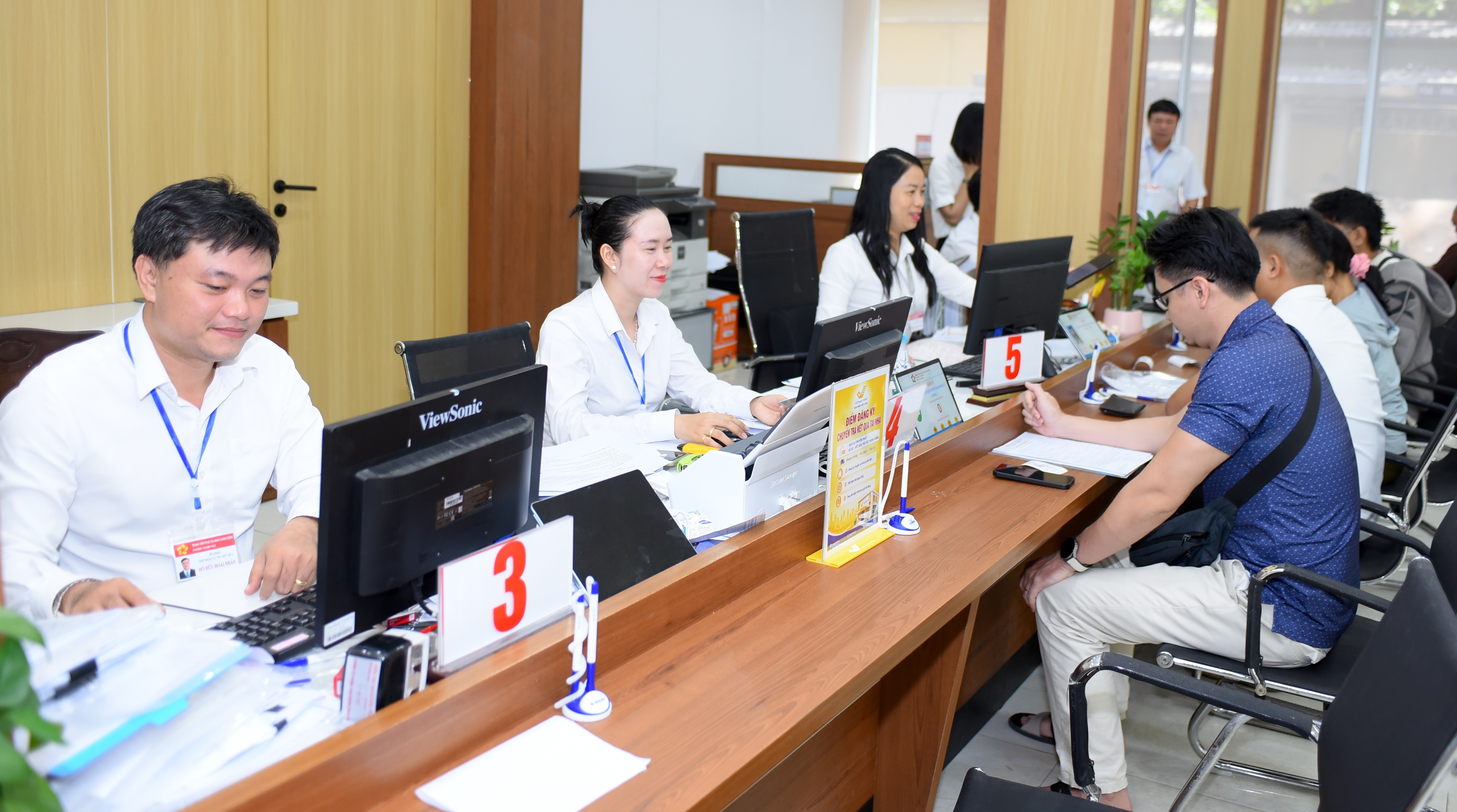 Đổi mới tổ chức bộ máy, nâng cao chất lượng phục vụ
